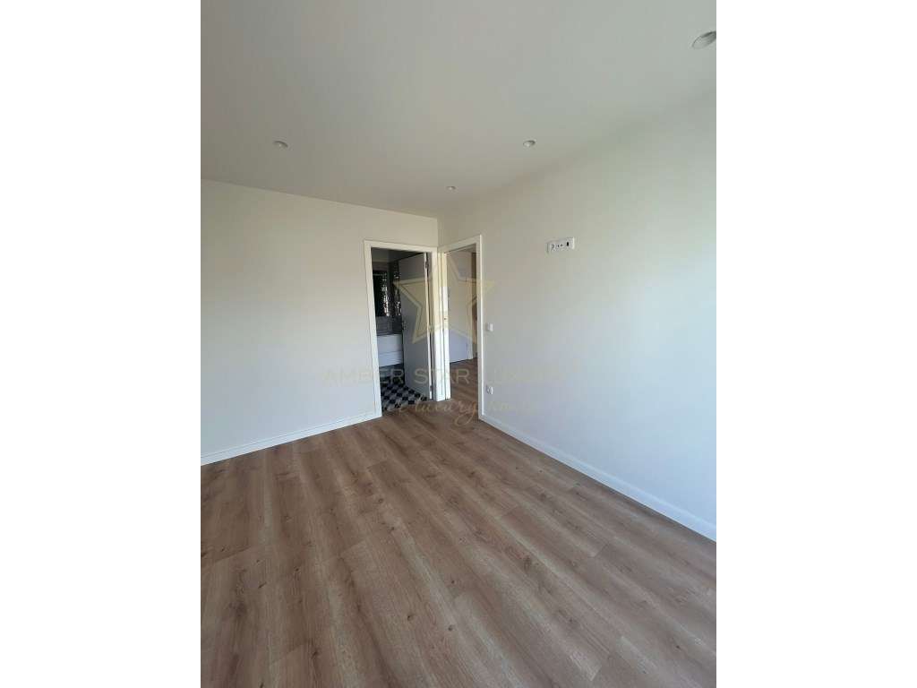 Apartamento T1 com lugar de garagem a 300 metros da Estação do Metr... - Grande imagem: 5/11