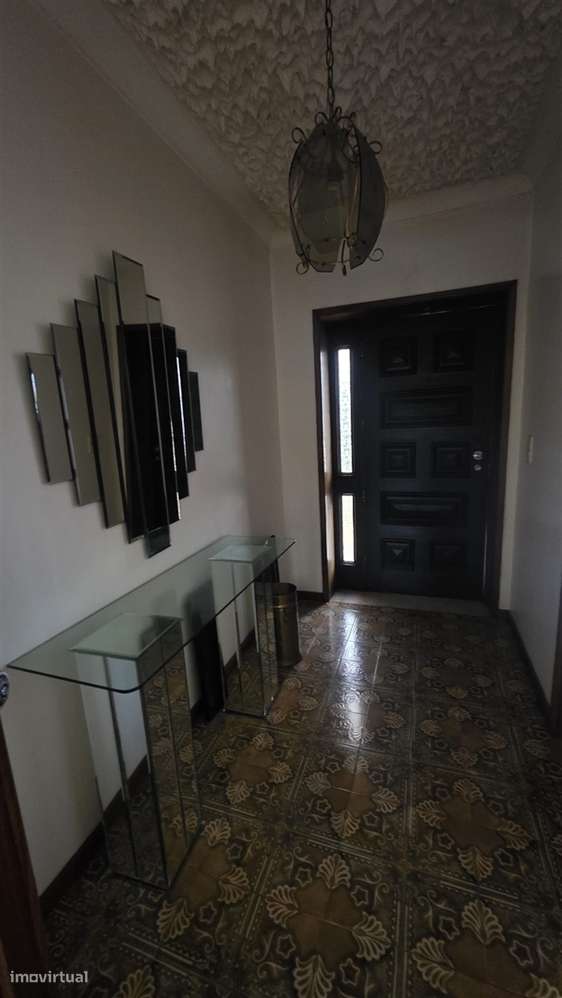 Moradia T3, de 4 frentes, em Arcozelo - Oportunidade Única!-16