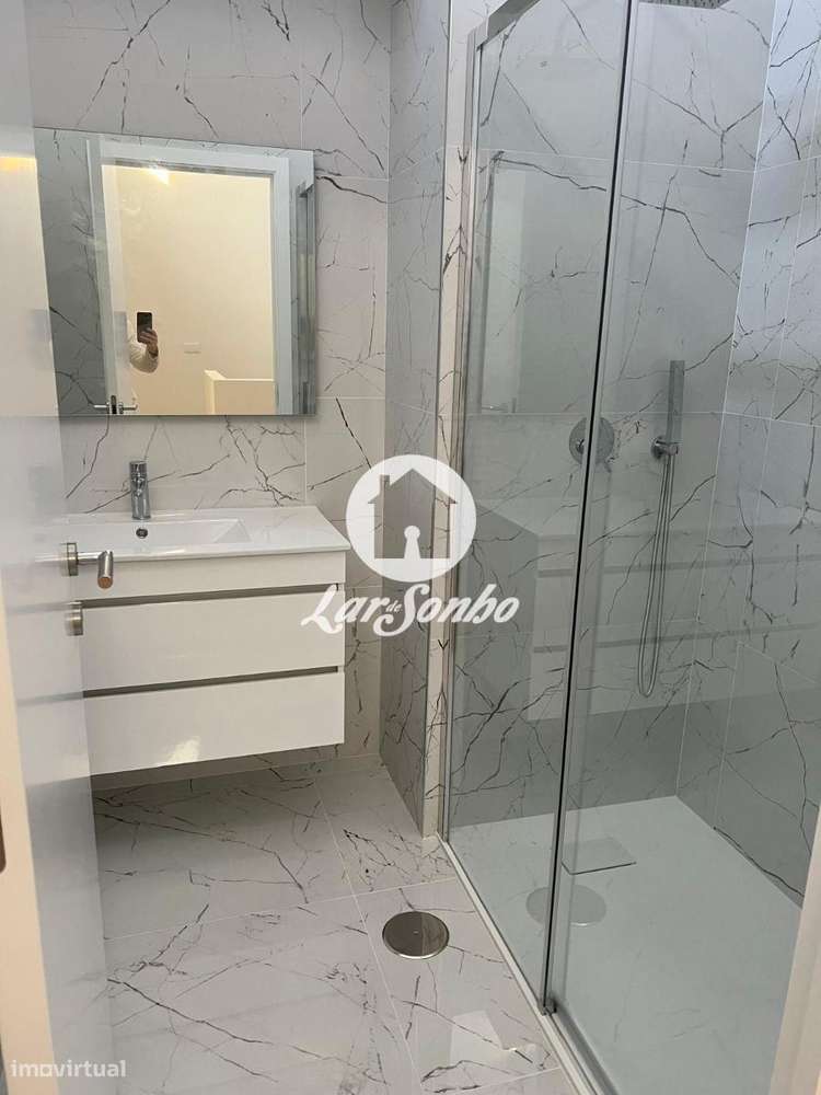 Moradia T4 Nova em Condomínio perto da Praia-5