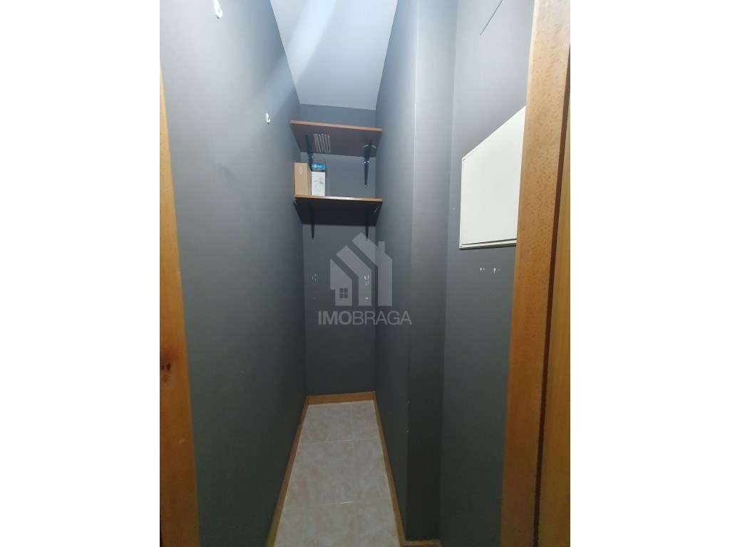 Venda Apartamento T2 Mobilado e Equipado em Lomar, Braga-16