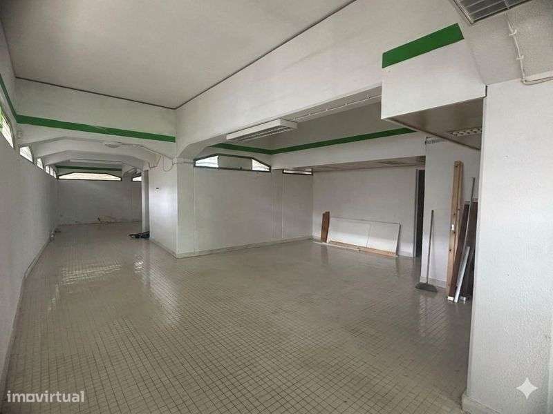 Loja ampla para arrendamento, em Vialonga - Grande imagem: 4/7