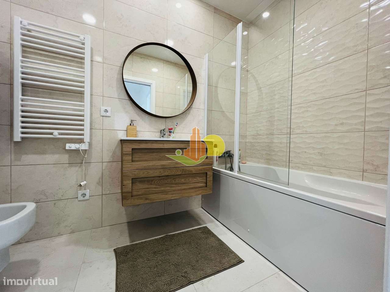 T2 c/ Garagem - Condomínio c/ Piscina-17