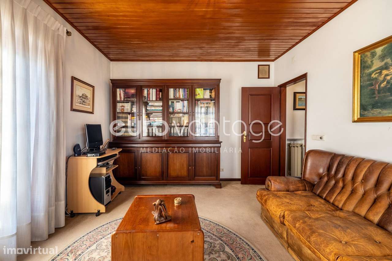 MORADIA T8 NO CENTRO DE LEIRIA-26