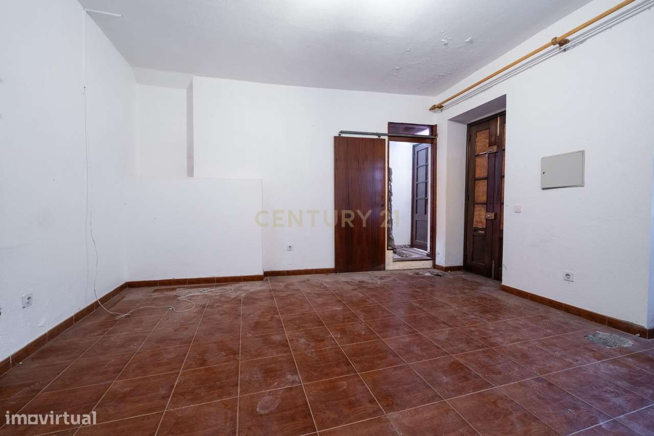 Prédio na Zona Velha do Funchal – Oportunidade de Investimento-17