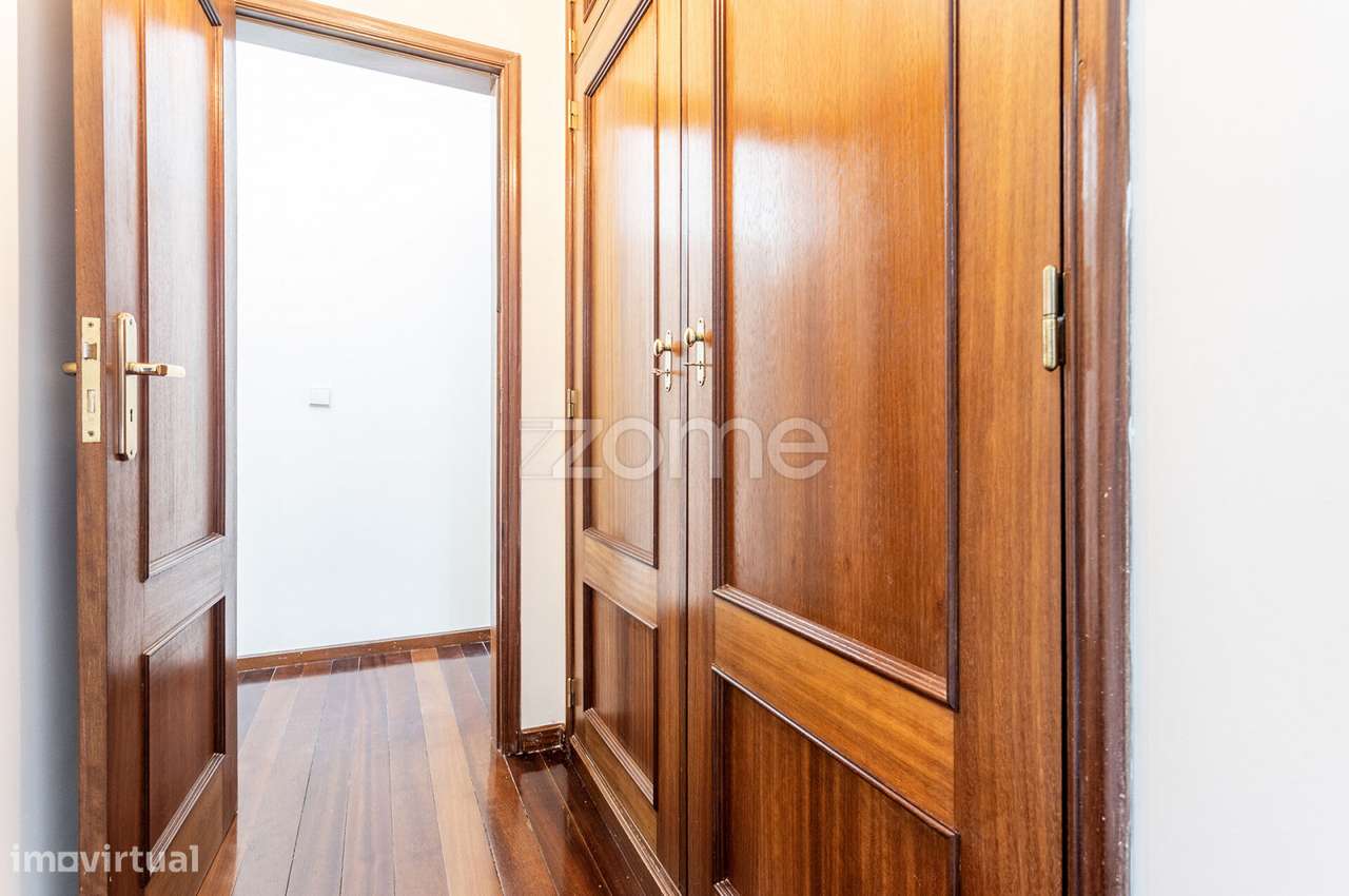 T3 com Lugar Estacionamento privado, perto Metro-22