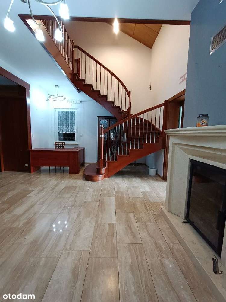 Dwa domy  z osobnymi wejściami połączone zimowym ogrodem-9