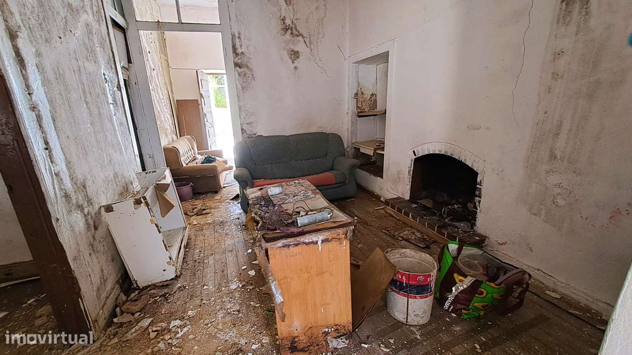 Moradia T6 para reconstrução- Santa Clara, Coimbra-16