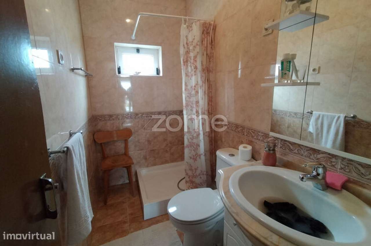 Quinta em Montalegre (cinco quartos e duas caas de banho-19