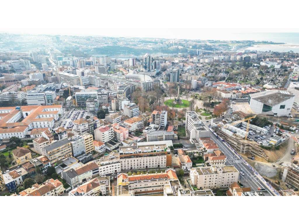 T2 PREMIUM À ROTUNDA DA BOAVISTA-35