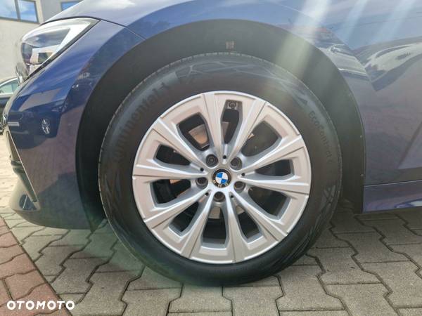 BMW Seria 3 320d xDrive Advantage - 24