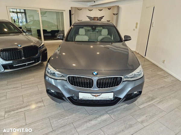 BMW Seria 3 330d xDrive AT - 9