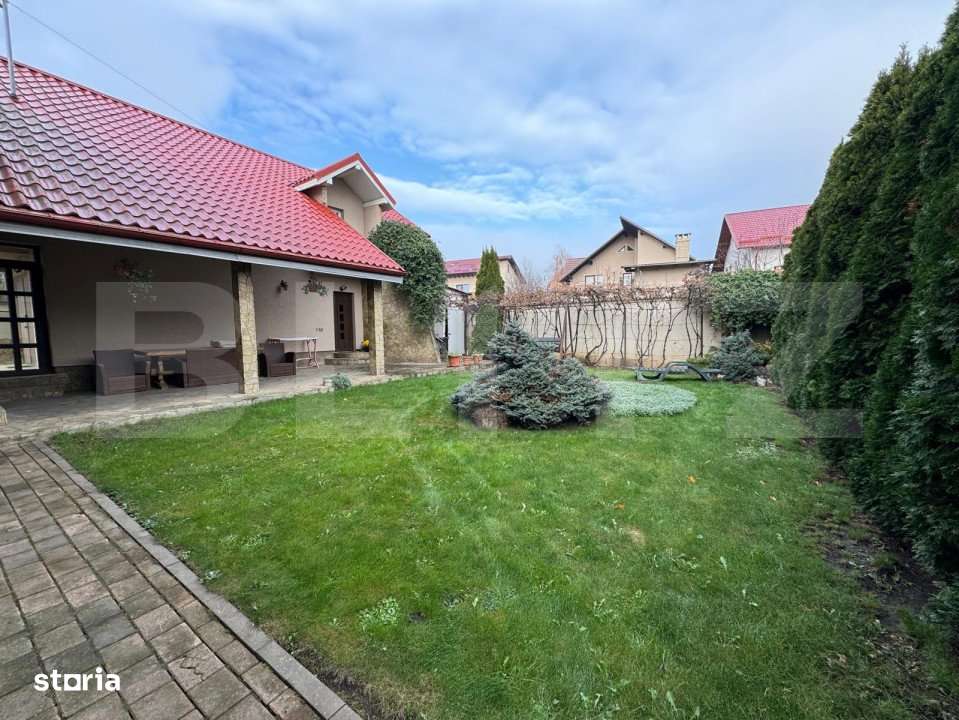 Casa impresionanta , 250 mp , cu gradina generoasa 1000 mp , Scheia - Imagine principală: 5/18