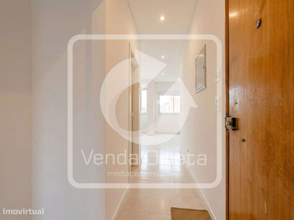 T2 Totalmente Remodelado com 3 Varandas | A 5 min do Cais Fluvial d...-21