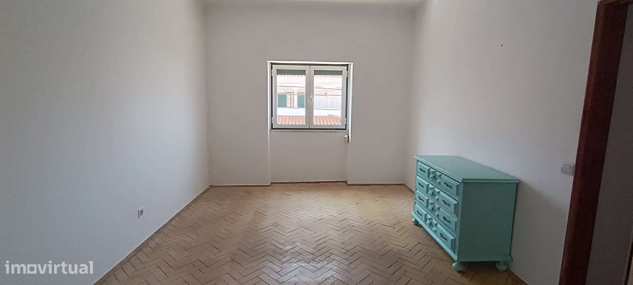 Moradia V5 com logradouro e 10 boxes para cavalos-24