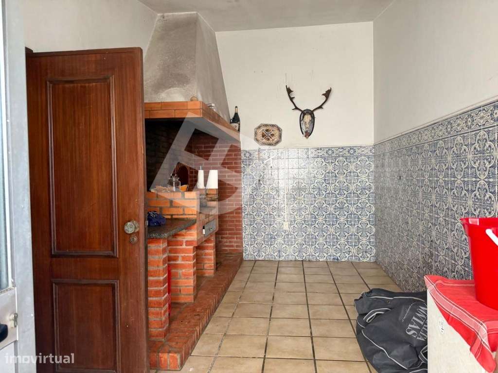 Moradia T4 Isolada c/ Jardim - Patela - S. Bernardo-34