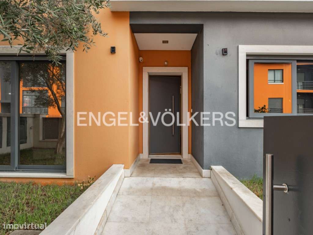 Moradia T3 com 3 Suites, Escritório, Jardim Privativo e Garagem | S...-33