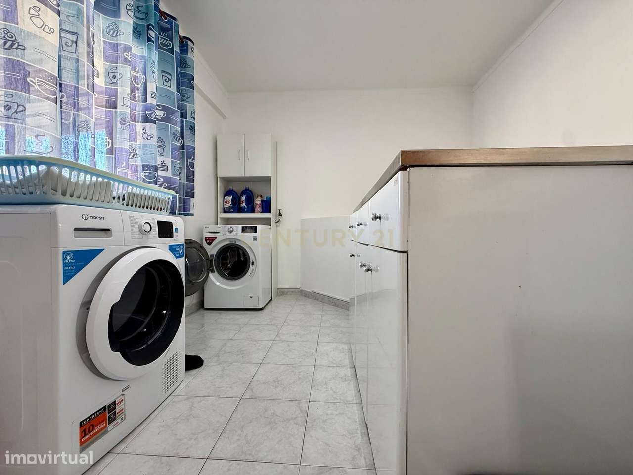 Moradia T3 em Olhão, com Terraço e Boa Exposição Solar na Baixa-13