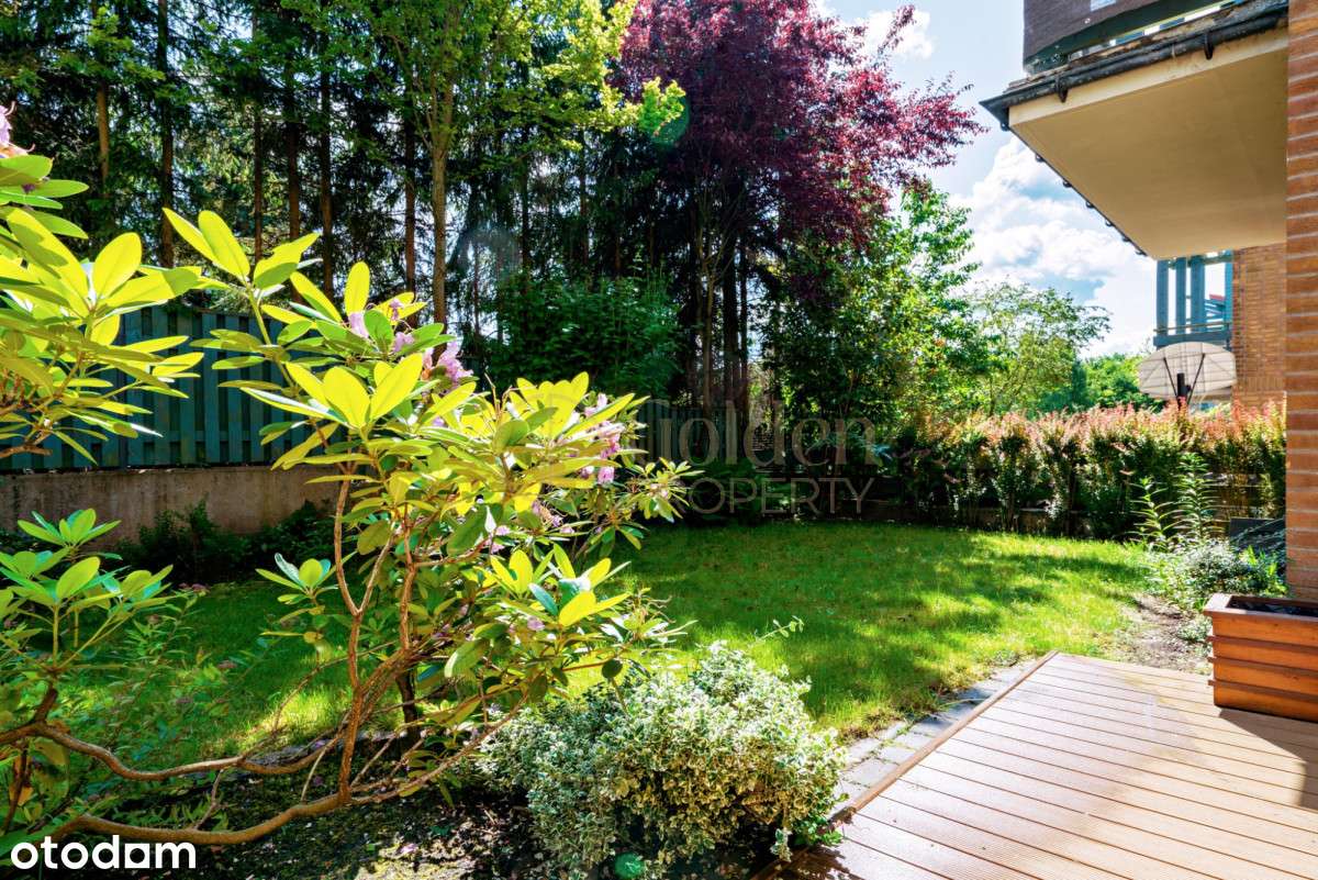 Osiedle z basenem przy lesie, taras i ogród-12