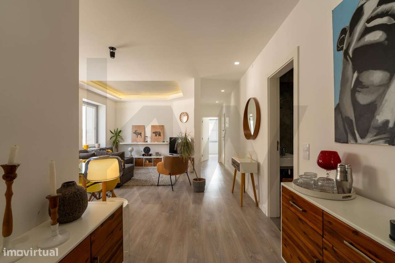 T2+1 Renovado com Suite e Vista Monsanto – Raridade nas Águas Livres - Grande imagem: 4/24