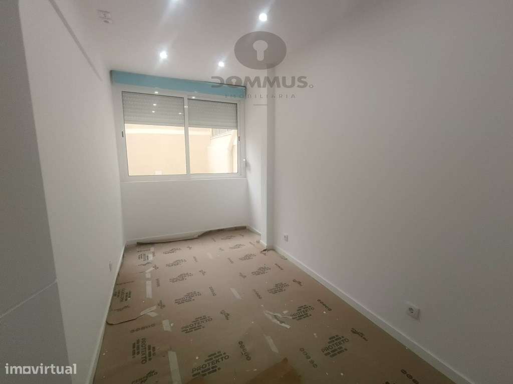 Apartamento T2+1 Remodelado com Logradouro na Falagueira-9