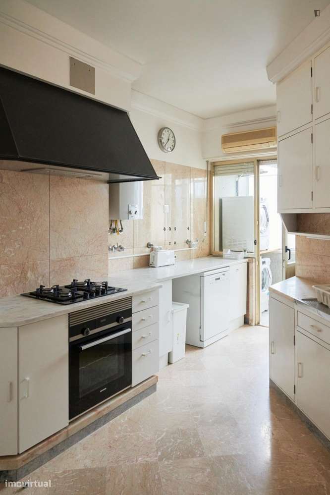 Quarto - localizado em Lisbon - Grande imagem: 2/10