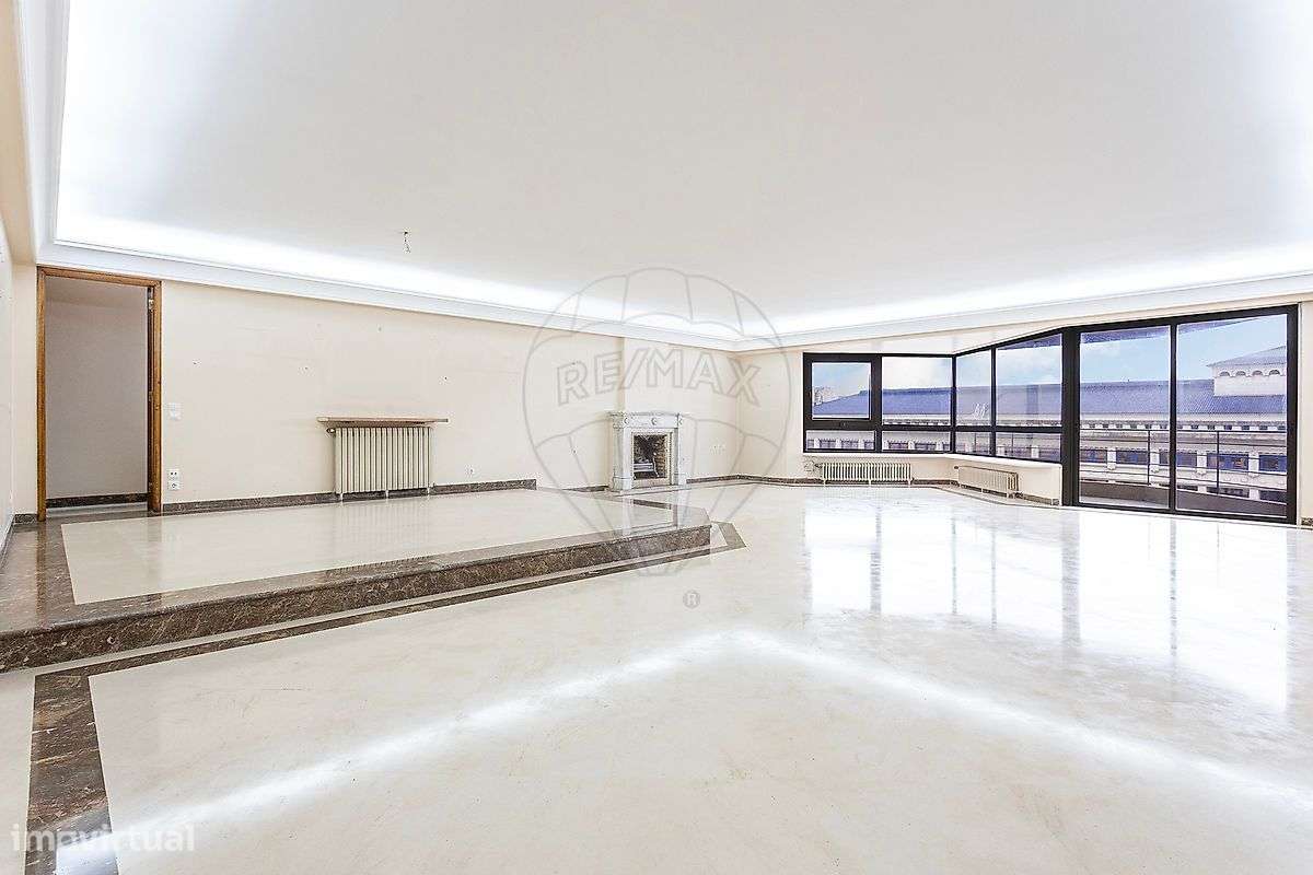 Apartamento T5 para venda - Grande imagem: 2/40