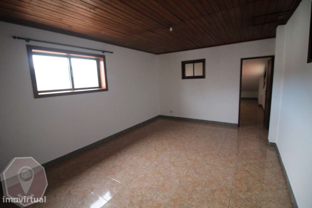 Apartamento T2 Vale de Cambra - para investidor-18