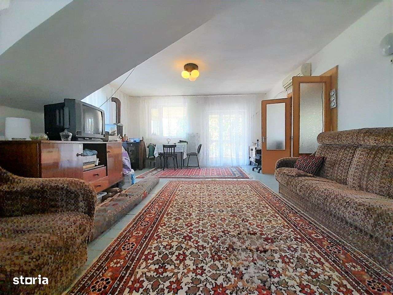 Vanzare vila P+1, Loc. Sinesti, teren: 4.065 mp, langa lac, comision 0 - Imagine principală: 5/11