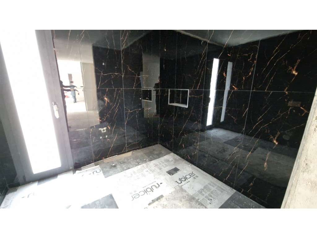 Moradia T3 de 3 frentes-7