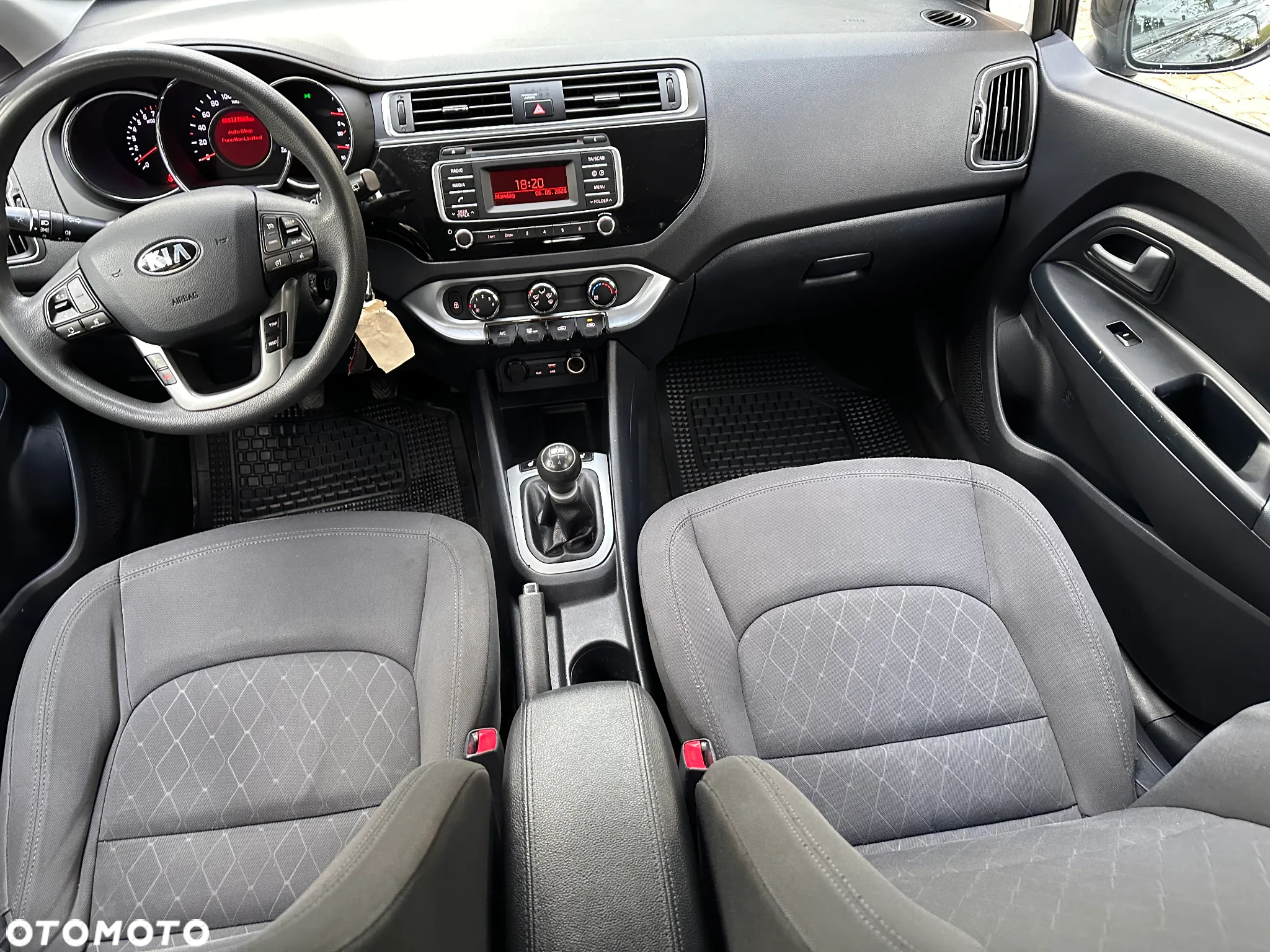 Kia Rio 1.2 Attract - 12