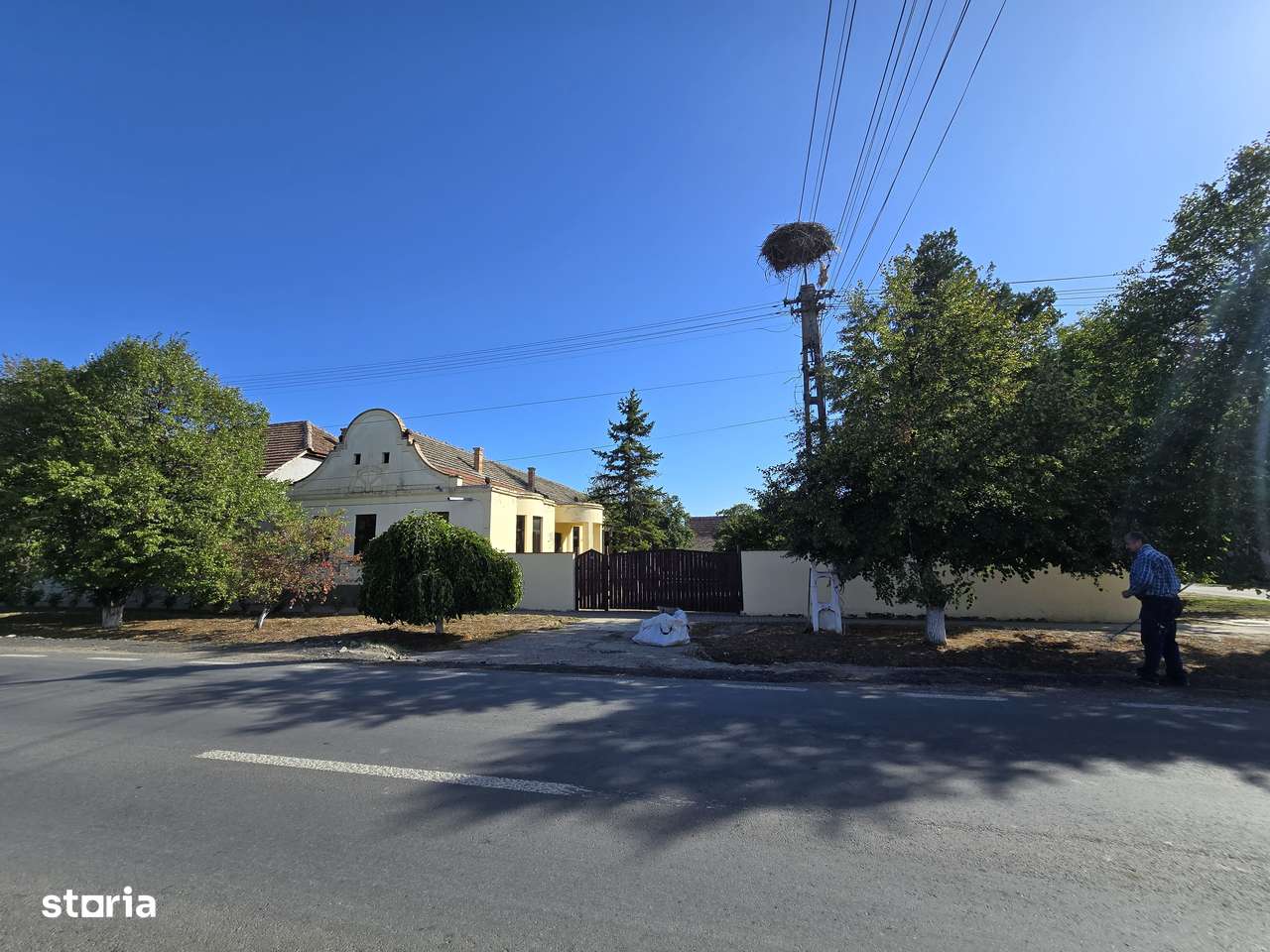 Cenad-Ultracentral-2 fronturi- Casa cu ahitectura deosebita-11