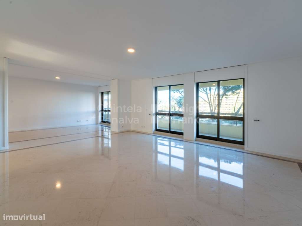 Apartamento T3 para arrendamento, sem móveis em Sete Rios - Grande imagem: 5/35