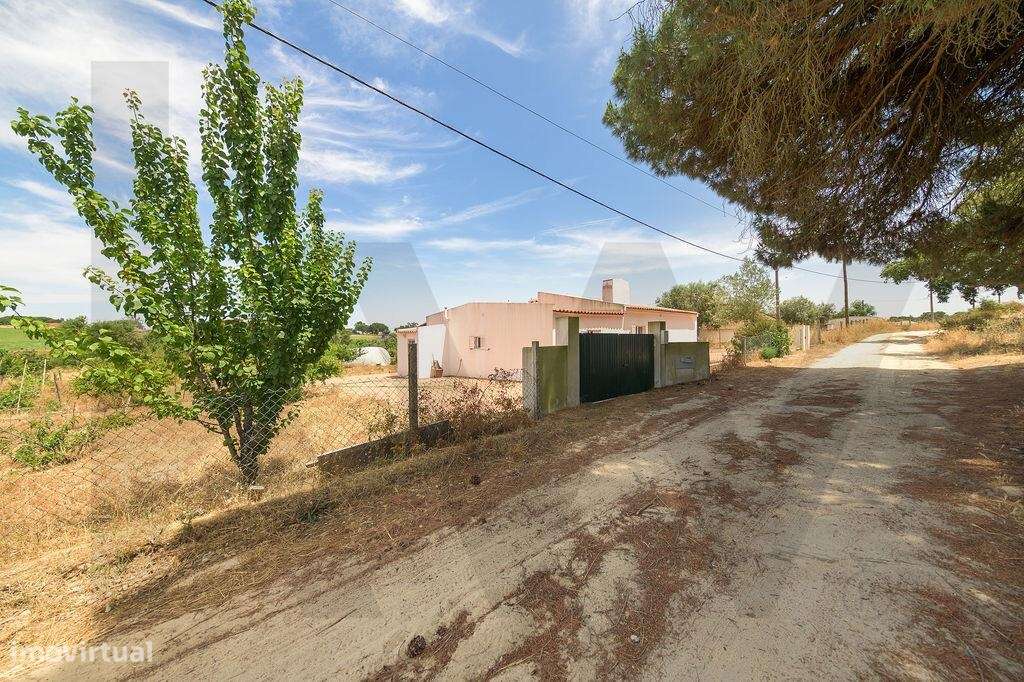 Terreno rústico com 6.277 m2 e edificação de apoio, localizado junto à - Grande imagem: 5/42