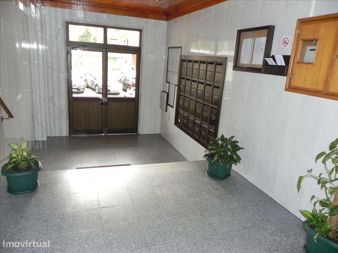 Apartamento T1 - Agualva - Grande imagem: 2/13