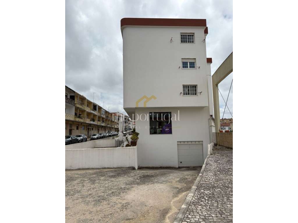 Excelente Apartamento T3 no Centro de Mafra com Parqueamento e Arre...-22