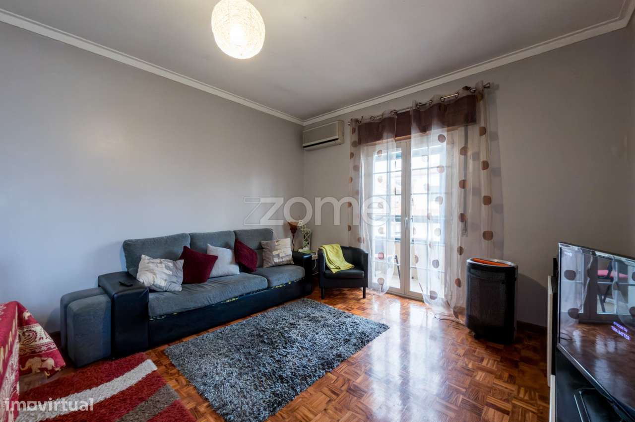 Moradia T4 c/ garagem e 435m2 de terreno - Famões-7