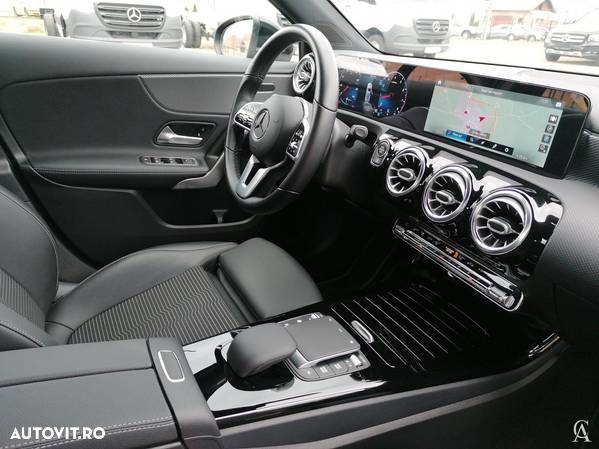 Mercedes-Benz A 220 4MATIC Aut. - 12