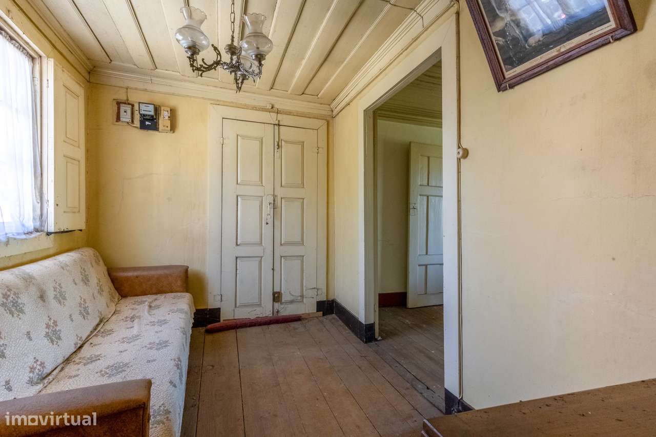 Casa para reabilitar em Arco de Baúlhe – Oportunidade única-22