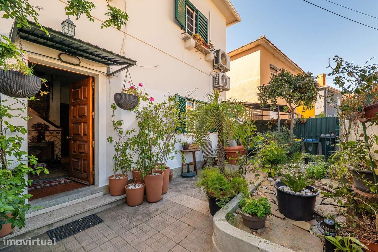 Moradia T3+1 com terraço e jardim em Campolide, Lisboa - Grande imagem: 2/28