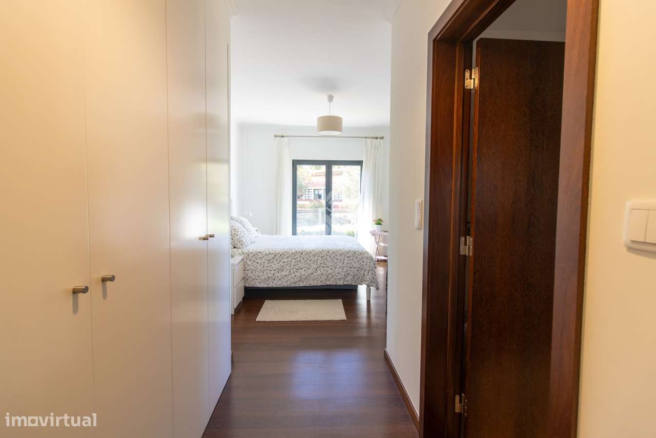 Apartamento T4 Duplex Costa da Guia-18