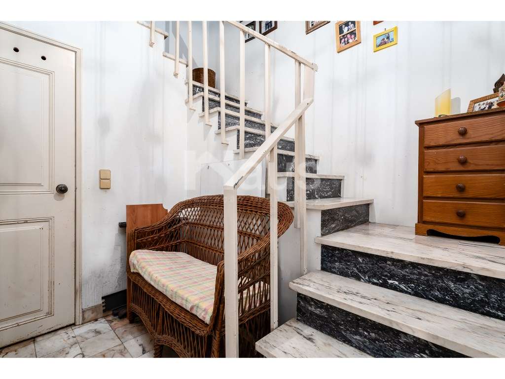 Prédio para venda na Baia do Seixal-12