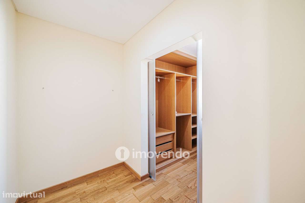 Moradia T4, com condomínio com piscina, em Almargem do Bispo-59