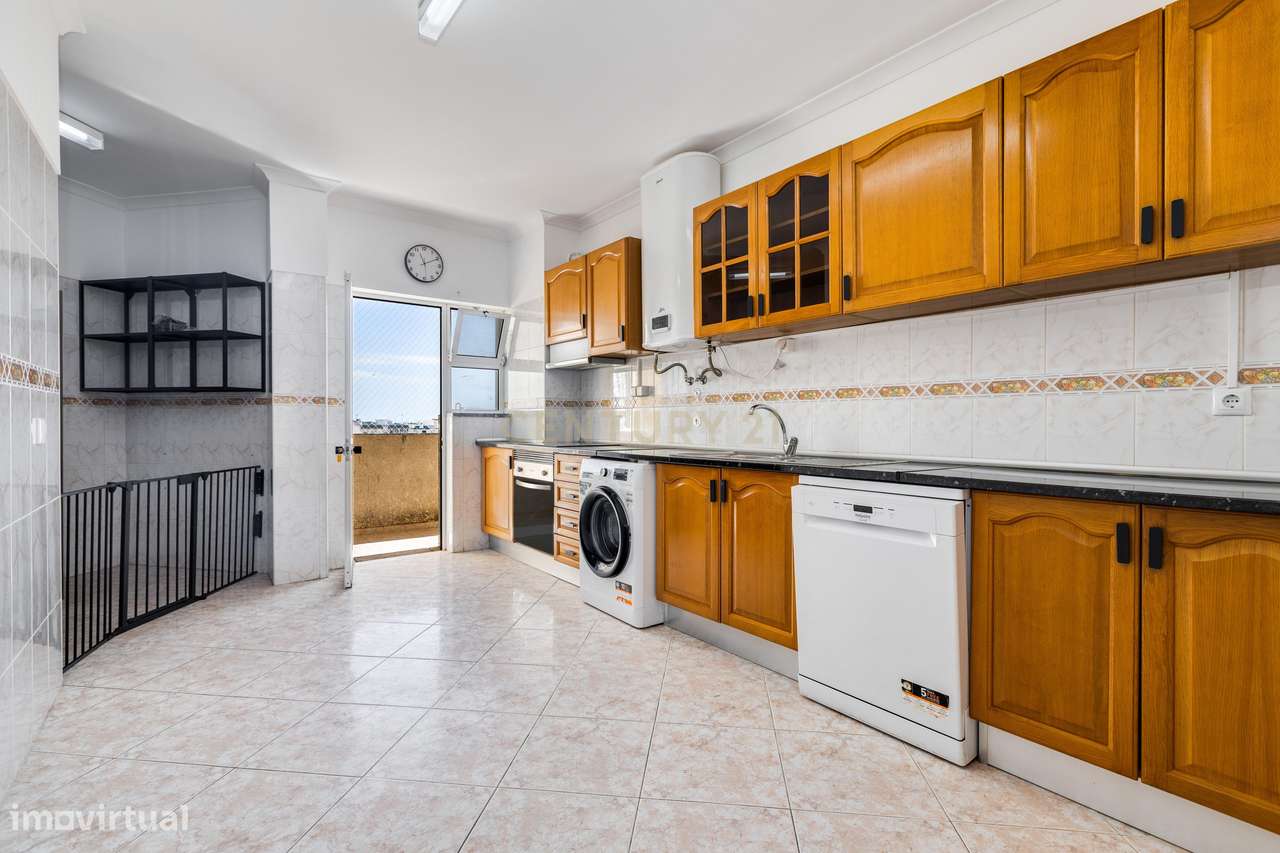 T3 com 155 m² no centro de Olhão | 330.000 €-0