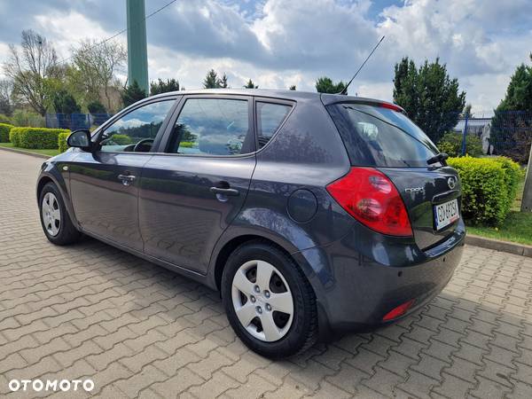 Kia Ceed - 3