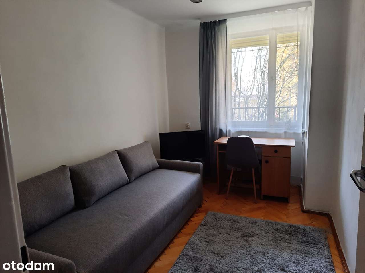 Dwupokojowe mieszkanie z balkonem w centrum - Pełny obrazek: 4/6