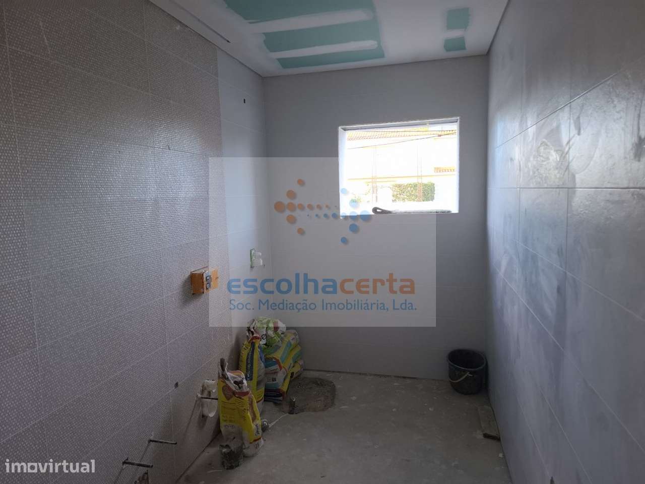 MORADIA TÉRREA T4 ISOLADA EM CONSTRUÇÃO - FERNÃO FERRO-6