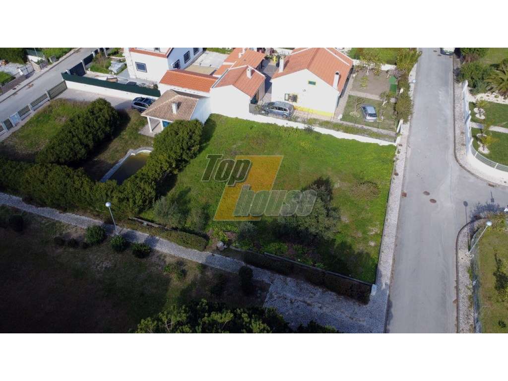 Terreno urbano perto do mar e lago em Sesimbra-12
