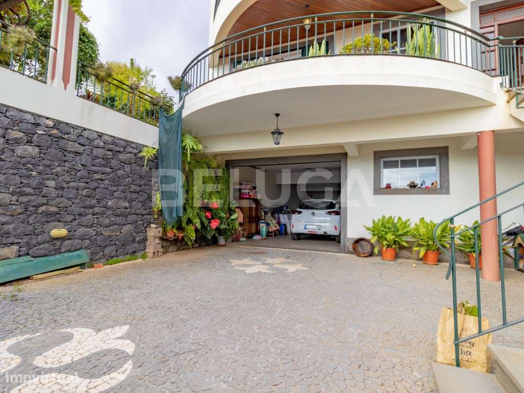 MORADIA T4 COM QUINTAL || URBANIZAÇÃO 'QUINTA DO FAIAL' (FUNCHAL)-9