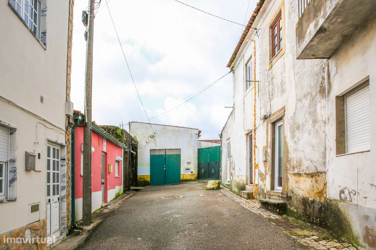 Moradia T1 para Remodelação a 20 Minutos de Alenquer - Grande imagem: 3/20