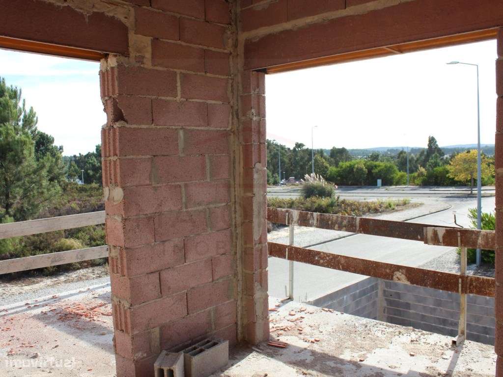 Moradias T3 em construção na urbanização Fonte Lagoa, Rio Maior-14